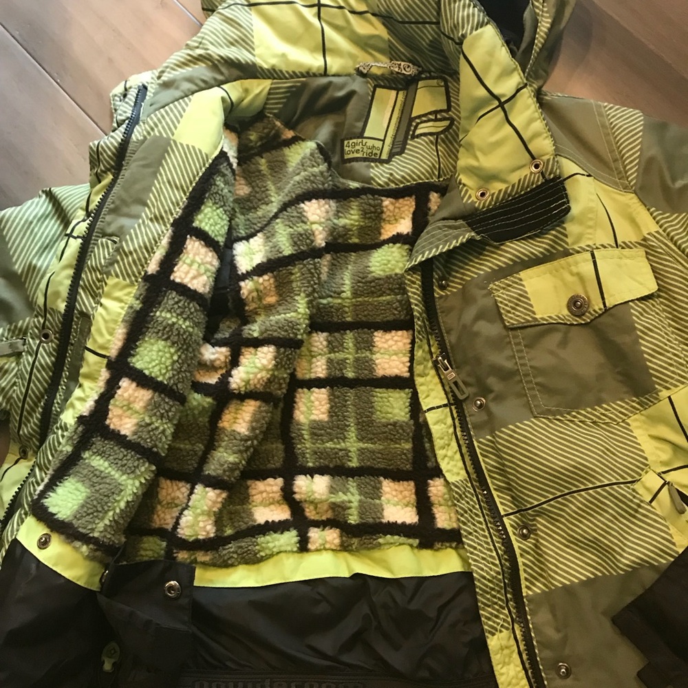 Powder Room snowboard and ski jacket